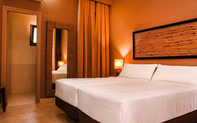 Chillout Hotel Tres Mares