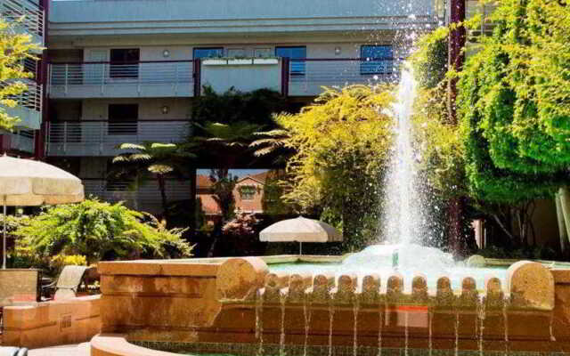 Cupertino Hotel