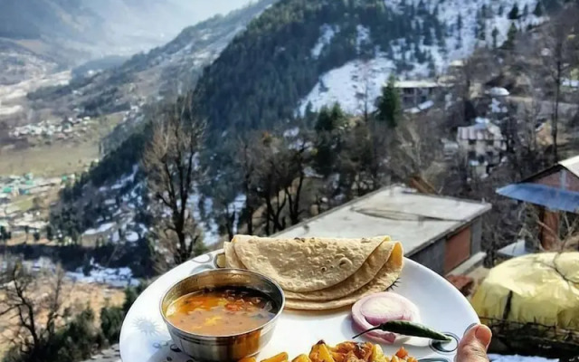 Singh Saab Rooms & Cafe