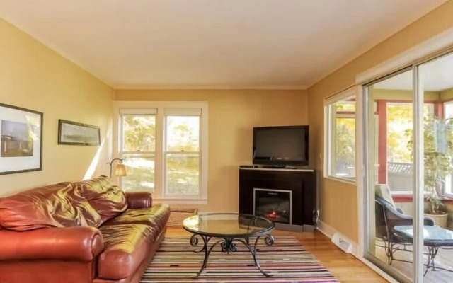 The Swallow - Three Bedroom Villa, Sleeps 7