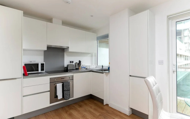 Skyvillion Tower Point Enfield 1bed W Balcony