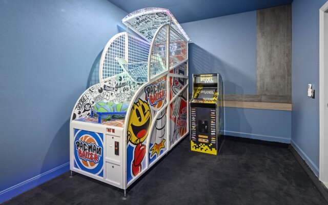 Harbor Island Beach Club by Villatel