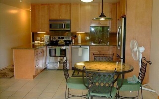 Waiohuli Beach Hale Ocean View Condos with Parking
