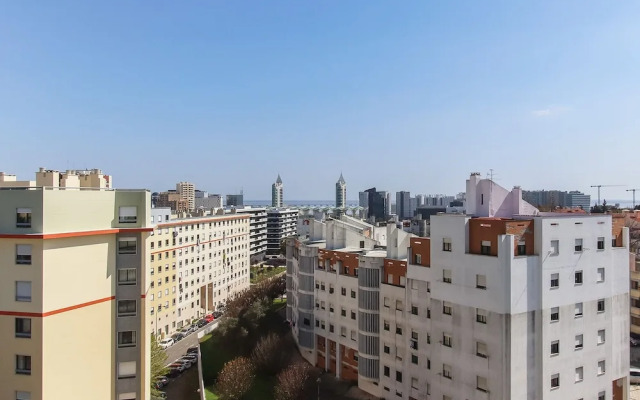 Olivais Balcony by Homing