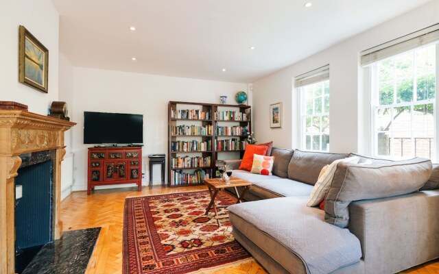 The Hampstead Village House - EB
