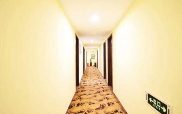 Fest Hotel Chain (Jiuhuashan Subway Station)