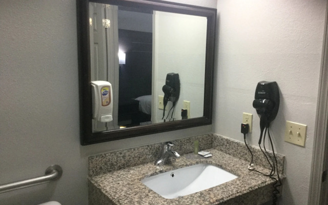 Muskogee Inn And Suites