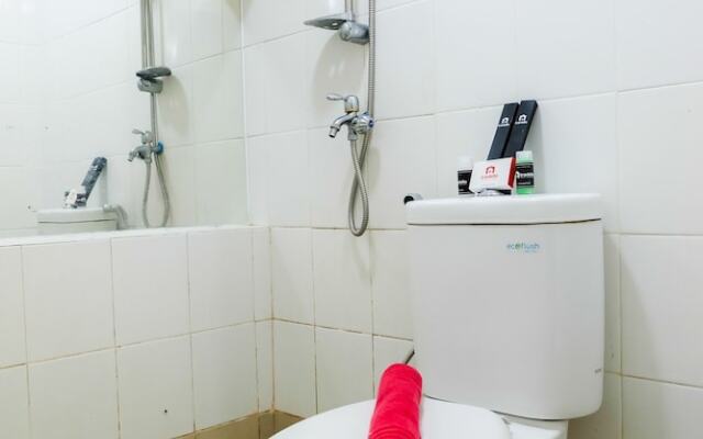 Compact 2BR Bassura City Apartment