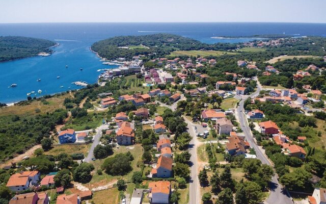 Beautiful Apartment in Pula With Outdoor Swimming Pool and Wifi