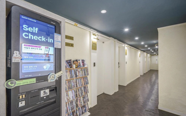 Changwon Bongok-dong Fine Avenue Hotel