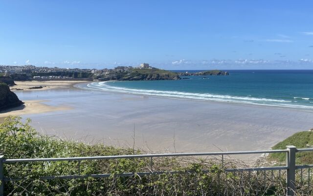 Stunning Cliff Edge Apartment in Newquay