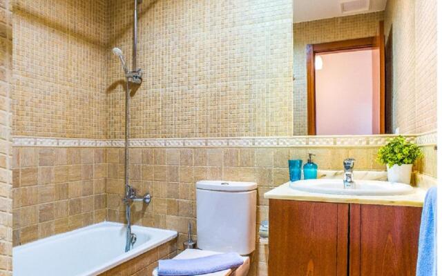 HolidayVilla Serenity with Pool & BBQ by HolidaysHome