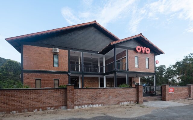 OYO 90033 Rania Beach Resort
