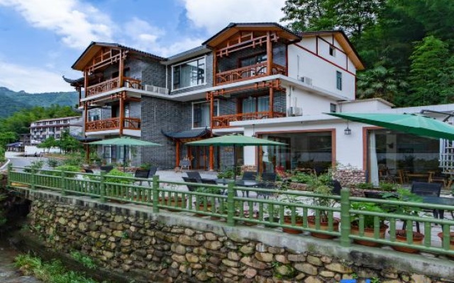 Zhulin Youju Hostel – Outside – Zhangjiajie