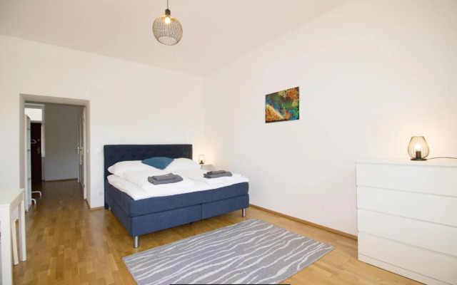 Studio-Apartment between Schoenbrunn & the City Center (09)