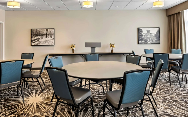 Best Western Plus Bolivar Hotel & Suites