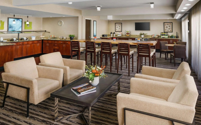 Hilton Phoenix Airport