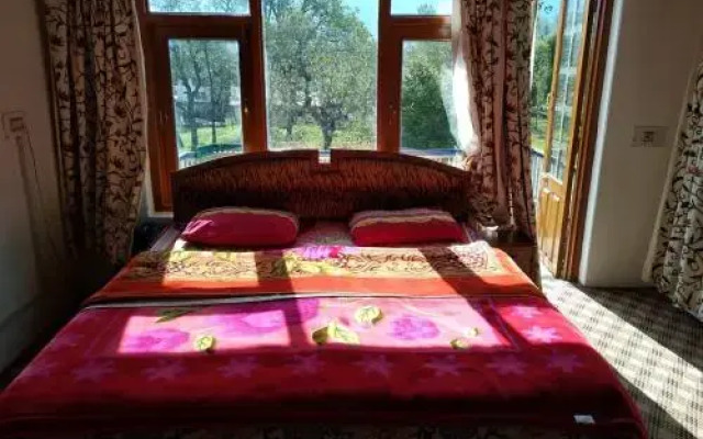 Hotel Diamond Palace