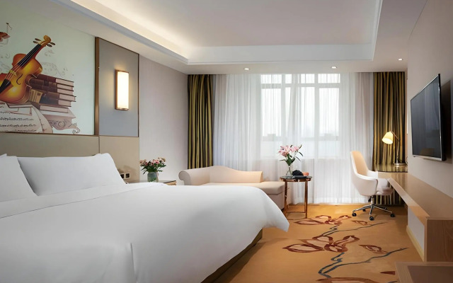 Vienna International Hotel(Puning High Speed Railway Station Store)