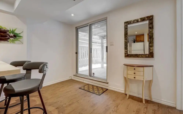 Comfortable Whitby 2 Bedroom Lower Suite