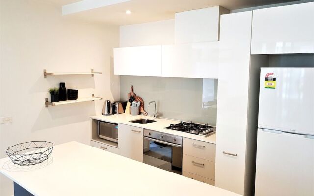 ReadySet Apartments on Spencer West