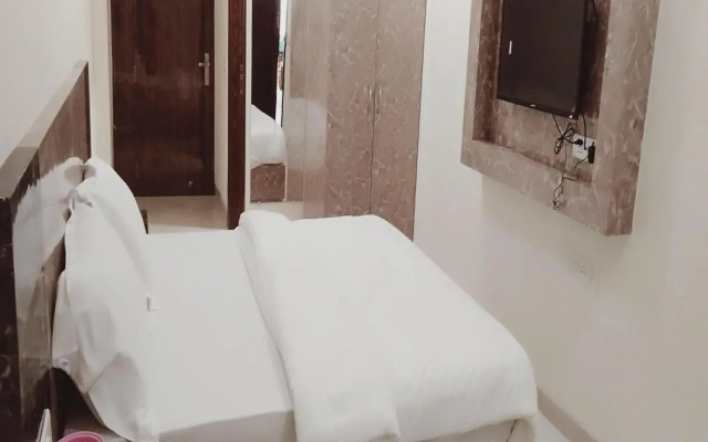 OYO 88430 Hotel Param Palace