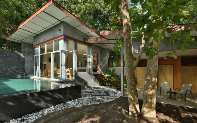 Ambong Pool Villas