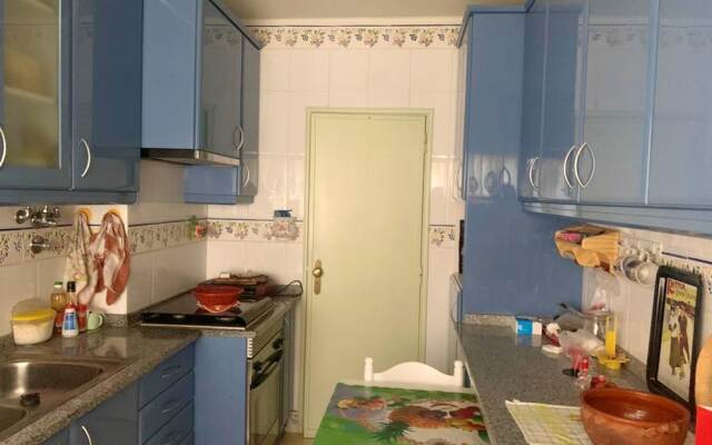 Apartment With 3 Bedrooms in Amadora