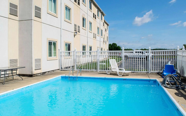 Motel 6 Seymour, IN - North