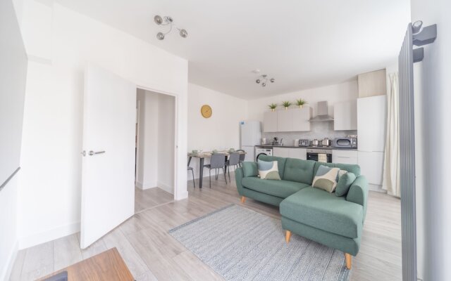 Charming 3-bed Apartment in South end on sea