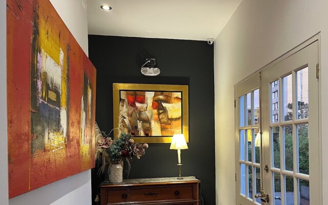 Ana Frank Boutique Hotel