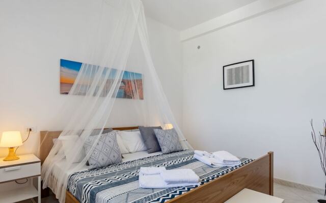 Premium Holiday Home in Santa Maria with Hot Tub