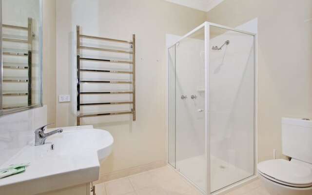 Bright 29 On Delany Avenue