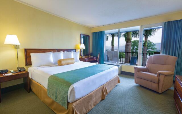 Irazu Hotel & Studios