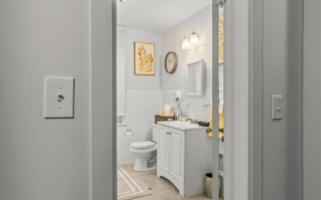 Urban Chic Apartments Near Center City