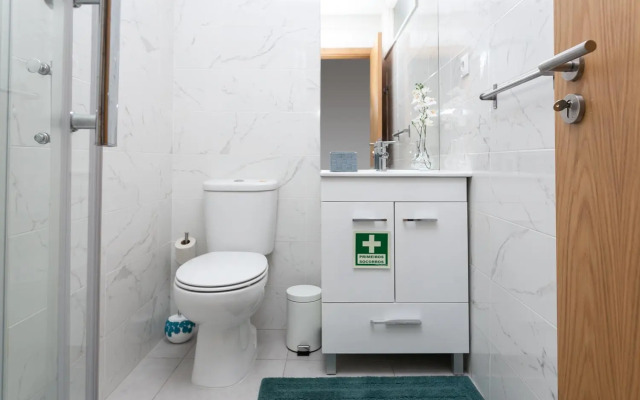 A Modern and Homely 3 Bedroom with Elevator