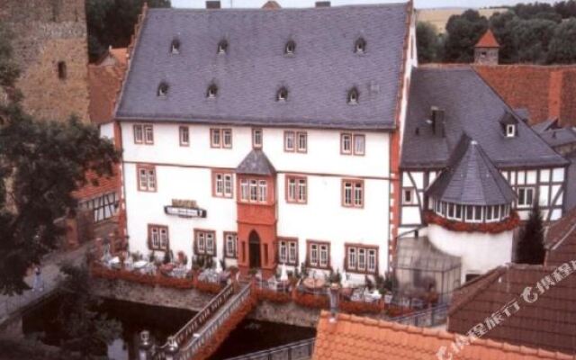 Hotel-Restaurant-Cafe Schloß Ysenburg May KG