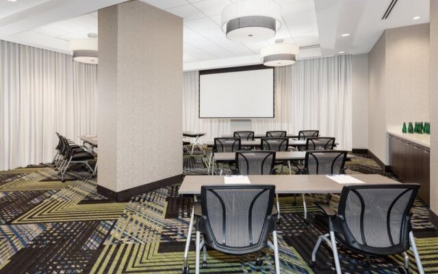 Holiday Inn Express & Suites Downtown Ottawa East by IHG