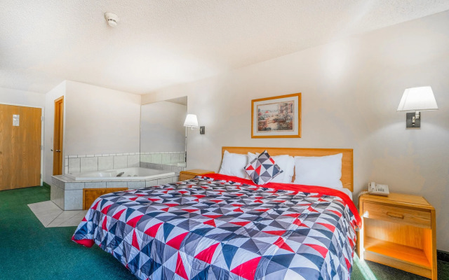 Hometown Inn By Oyo Texhoma, Ok