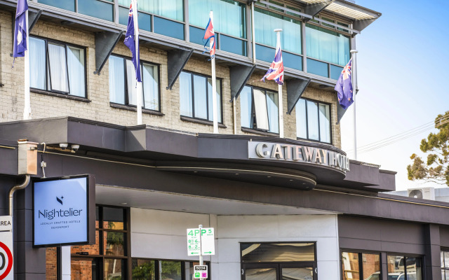 Nightelier Devonport Gateway Hotel