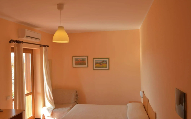 Larus Hotel