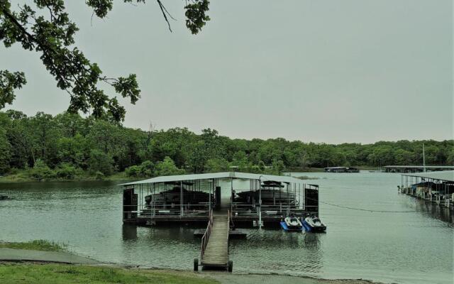 Lake House @ Lighthouse Lodge - Lake Views - Bring Your Boat!