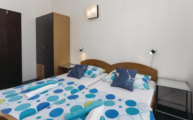 Nice Home in Okrug Donji With Wifi and 3 Bedrooms