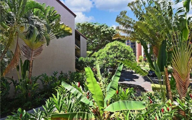 Papakea #l208 1 Bedroom Condo by Redawning