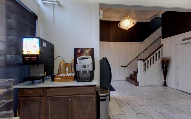 Warfield Hotel