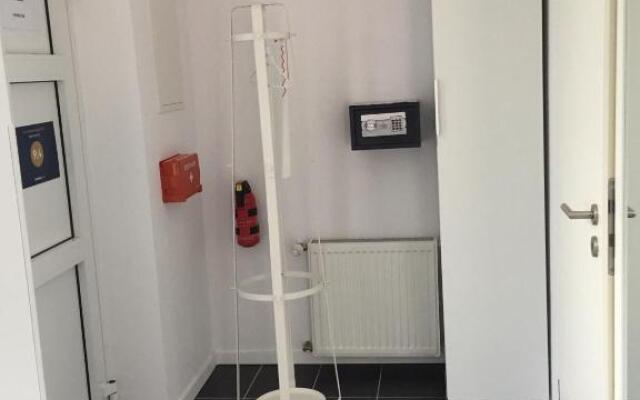 Apartment End