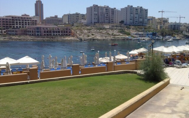 Apartment With Pool Near Beach In St Julians