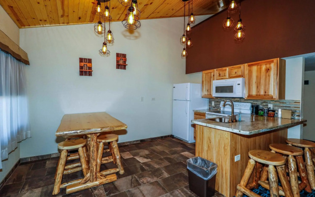 The Round Barn Lodge