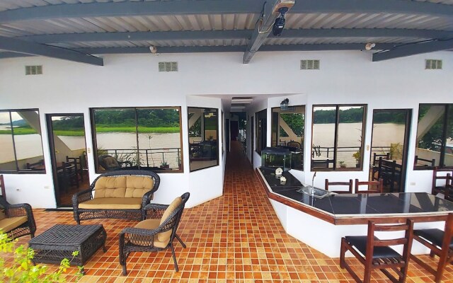 Tortuguero Adventures Guesthouse