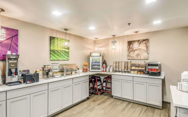 Wingate by Wyndham Kings Bay Naval Base / I-95